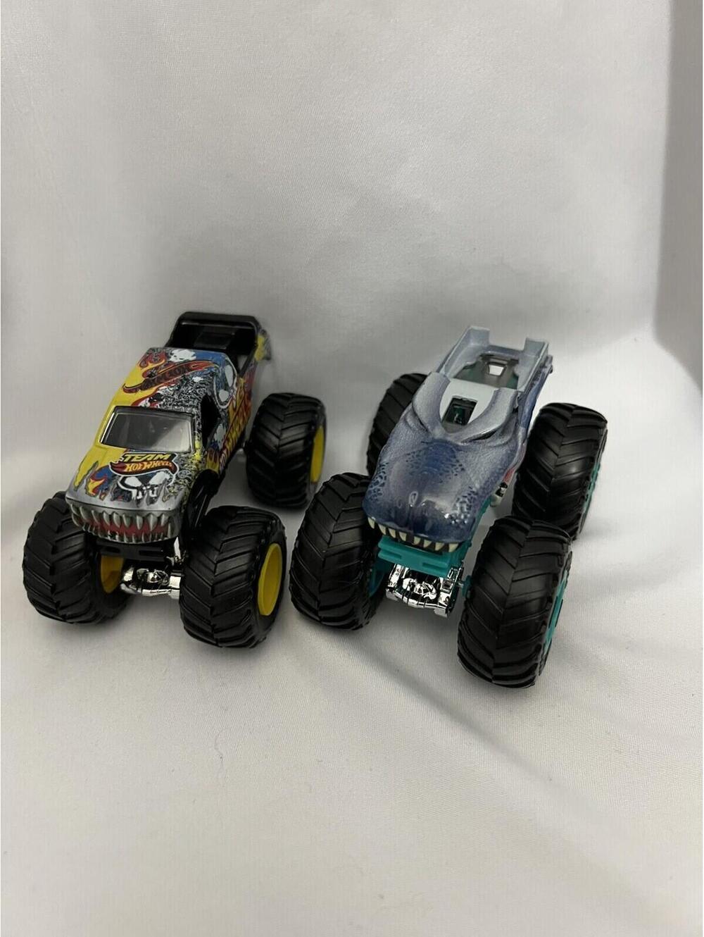Hot Wheels Monster Jam Trucks set Of 2